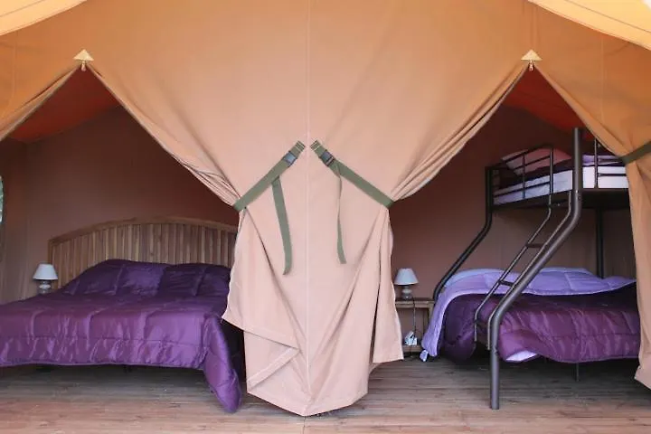 キャンプ場 Camping Les Rives Du Ceou Saint-Chamarand フランス