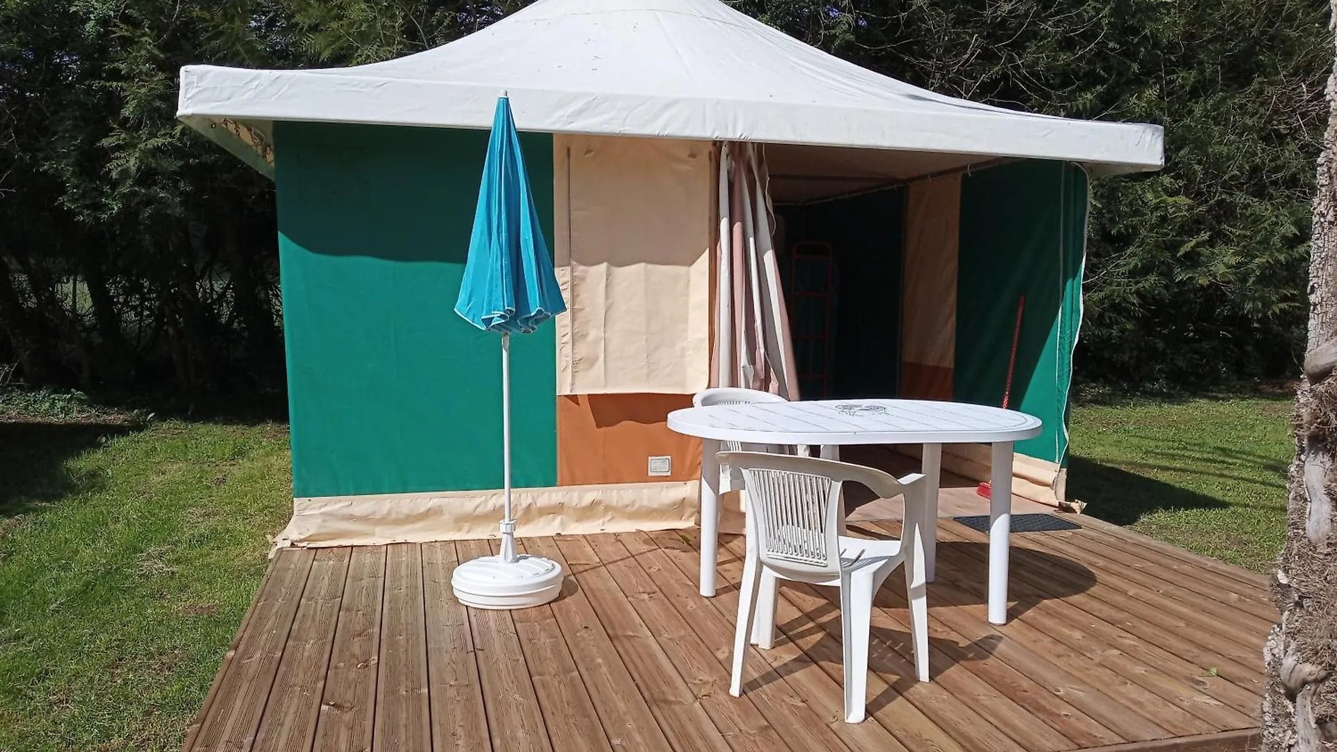 Camping Les Rives Du Ceou Saint-Chamarand 0*,