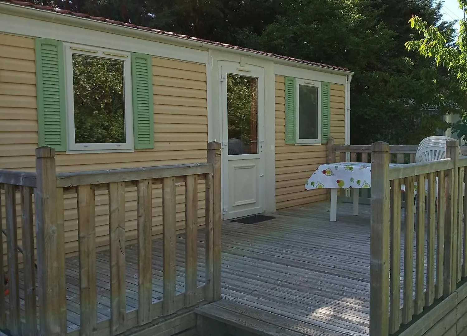 Camping Les Rives Du Ceou Saint-Chamarand